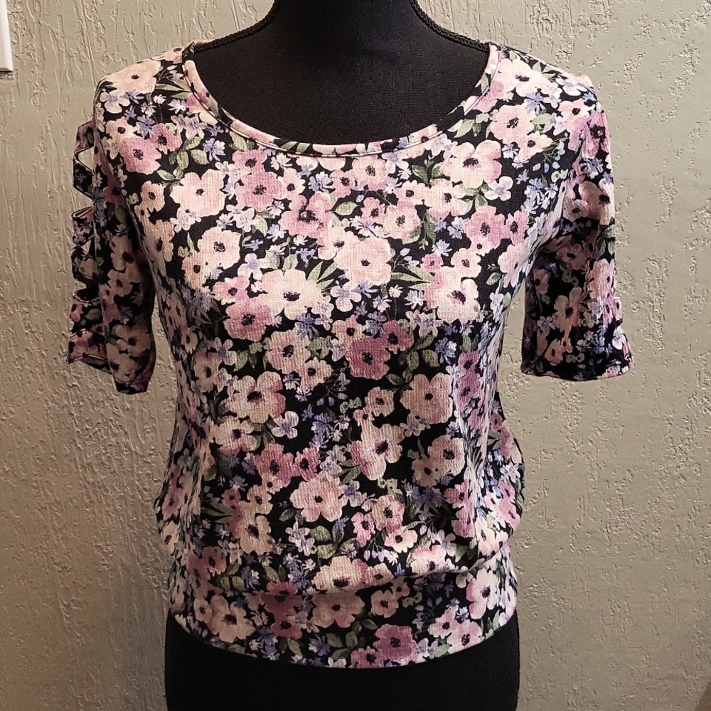 BCX Floral Print Elbow Sleeve eith Cut Outs Banded Bottom Top
